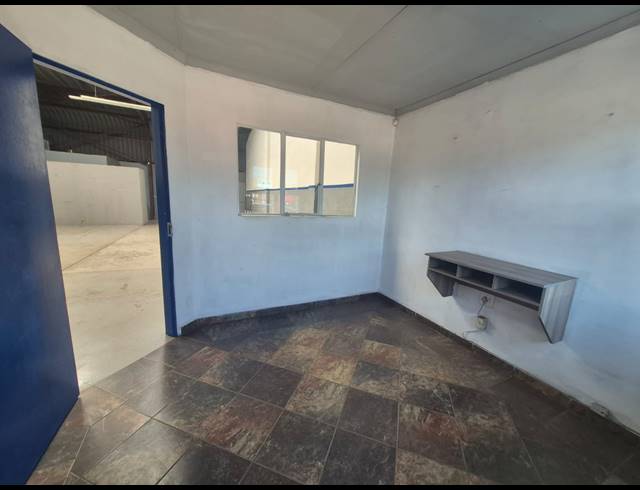 130M² WAREHOUSE TO LET IN ALRODE SOUTH